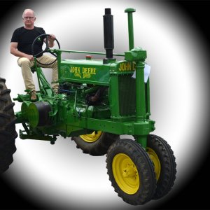 john_deere_100_1203.jpg