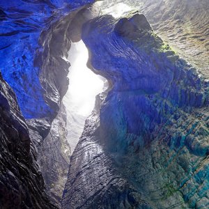 Höhle - illuminiert.jpg