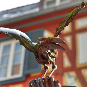 Rostiges Metall krächzend Krähe.jpg