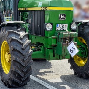 john_deere_100.jpg