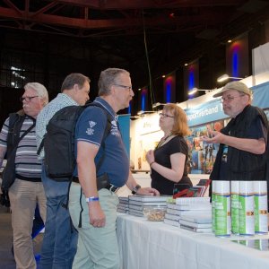 Nikon Forum Stand (Anja Und Klaus)