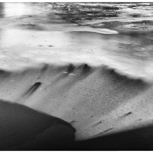 Eisfläche taut auf_BW.jpg