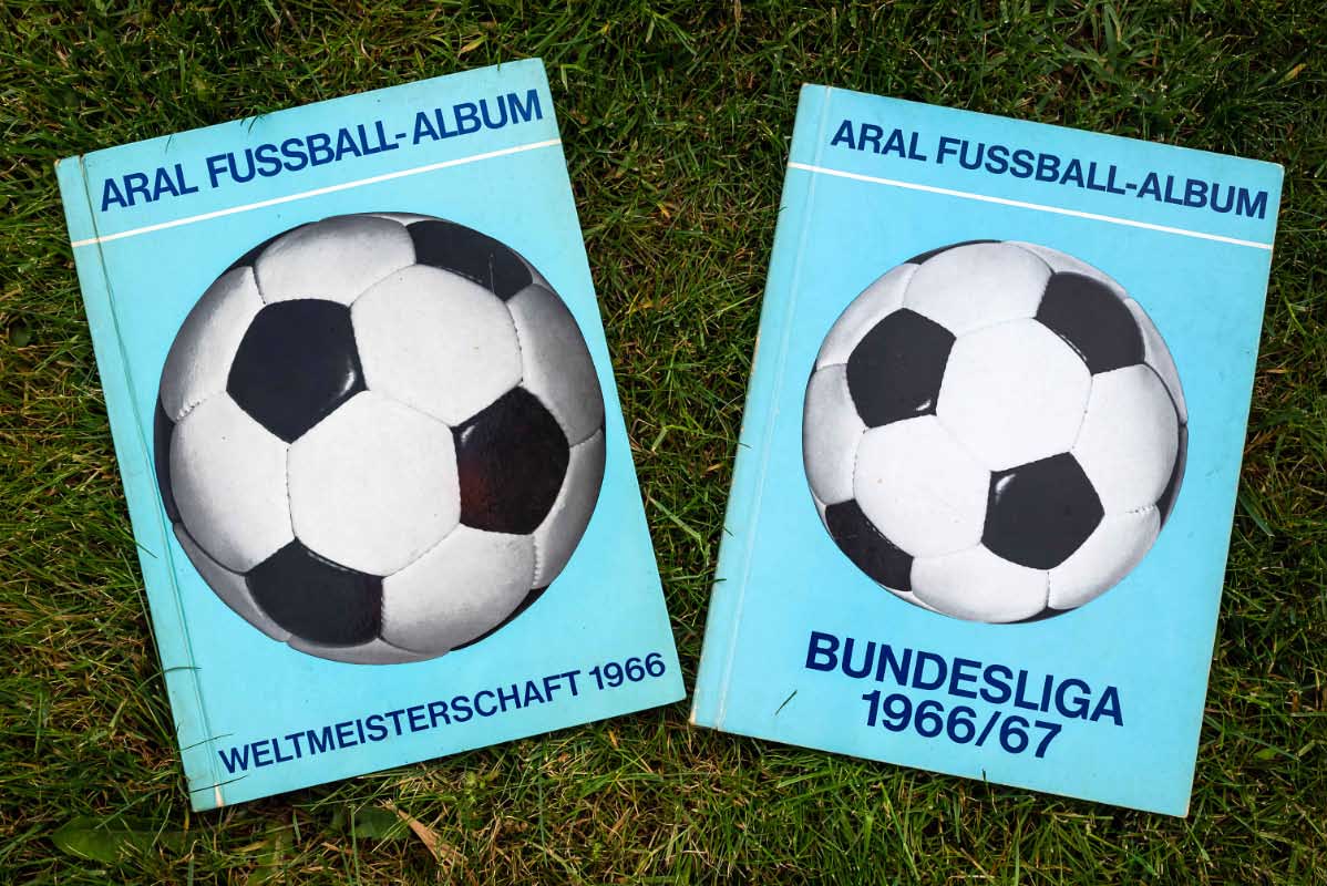 2 Fußballalben.jpg