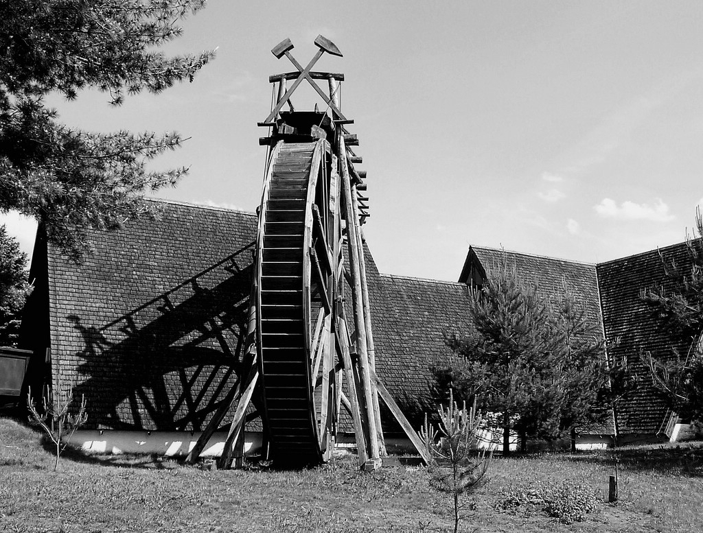 Alte Bergwerksmühle im Mühlenmuseum Gifhorn.jpg