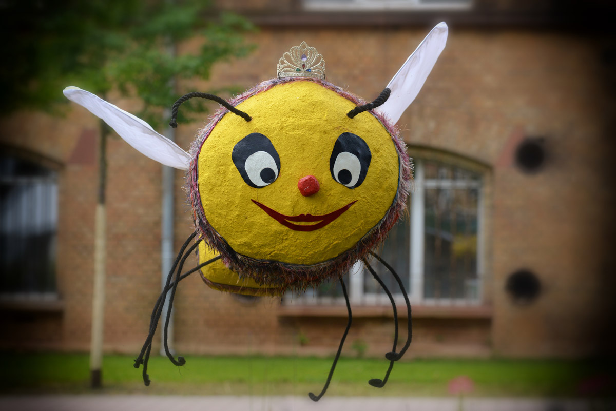 bienenkönigin_1200.jpg