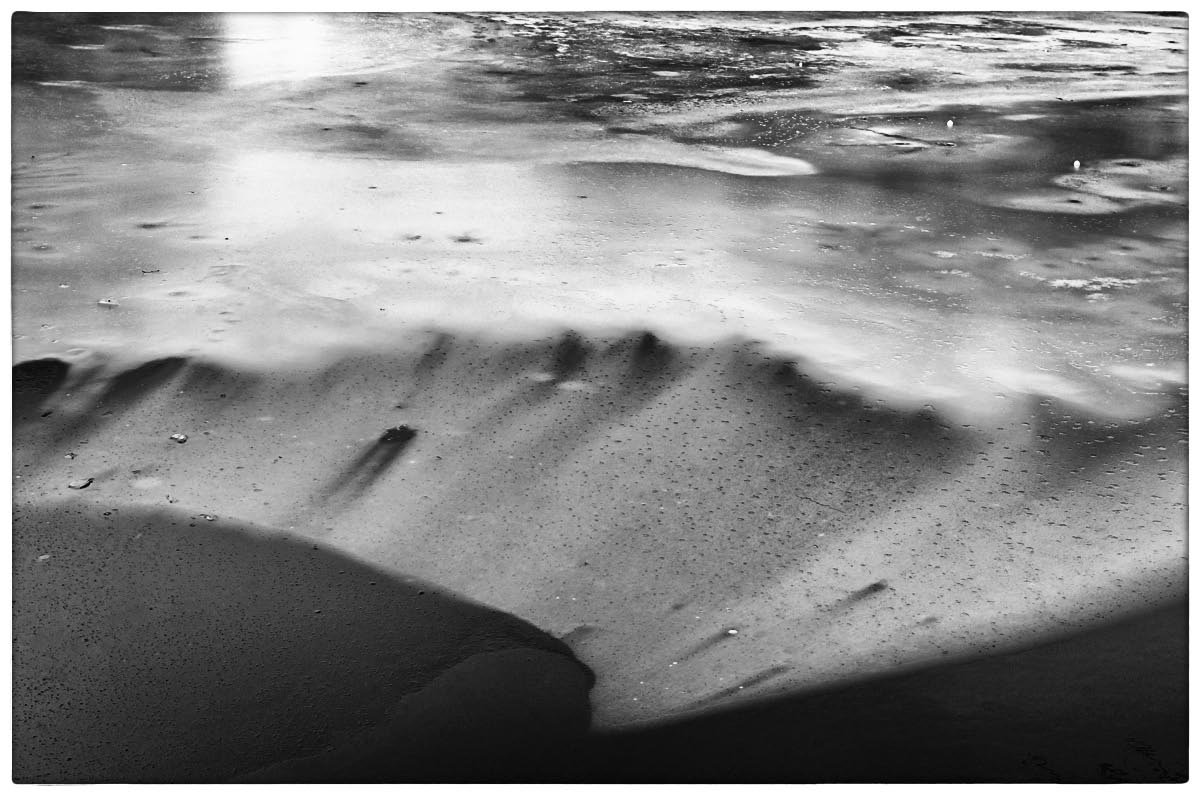 Eisfläche taut auf_BW.jpg