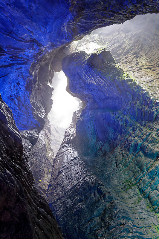 Höhle - illuminiert.jpg