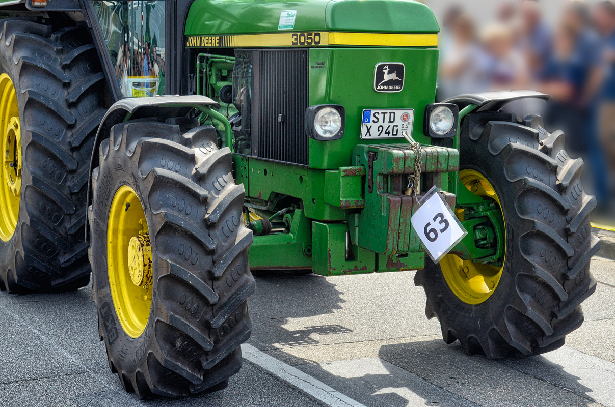 john_deere_100.jpg
