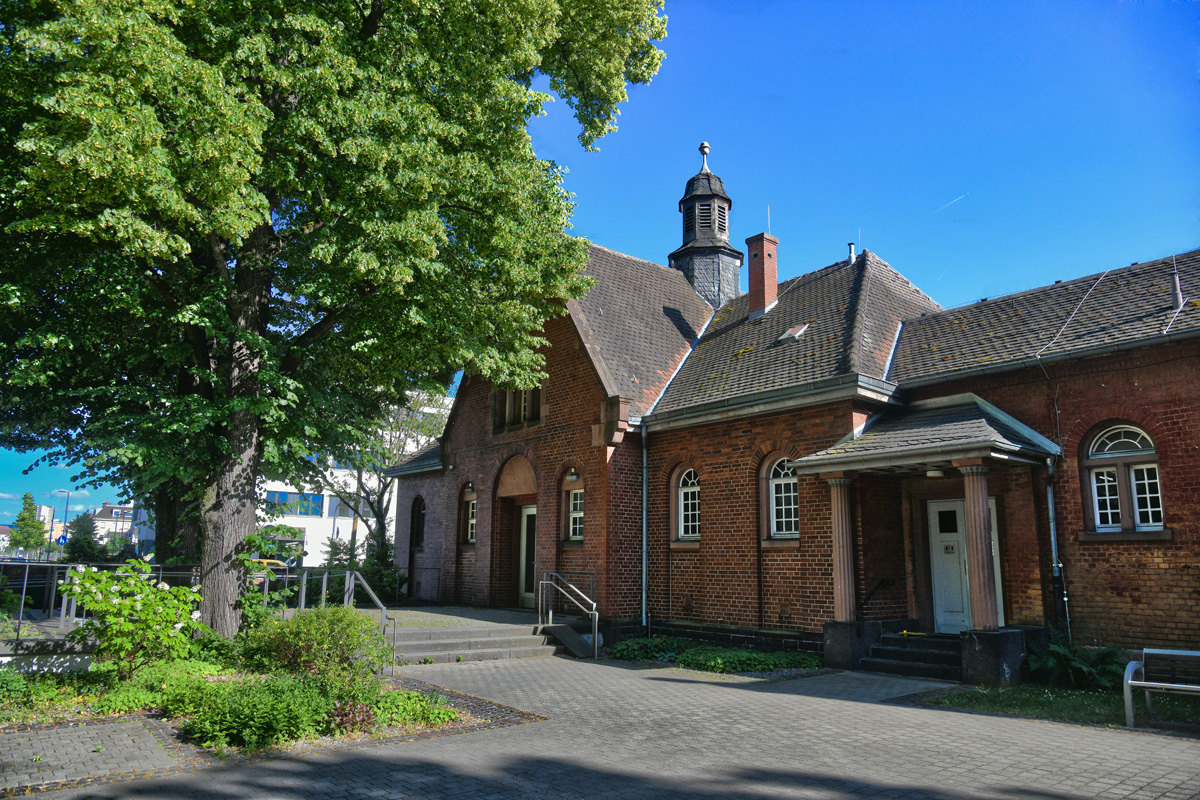 trauerhalle.jpg